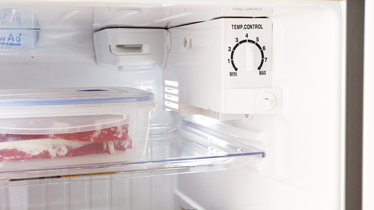 Cách điều chỉnh nhiệt độ tủ lạnh Toshiba bằng nút vặn