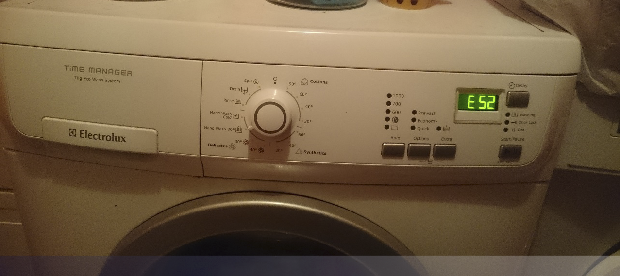 Máy giặt Electrolux báo lỗi E52: Nguyên nhân và cách khắc phục tại nhà