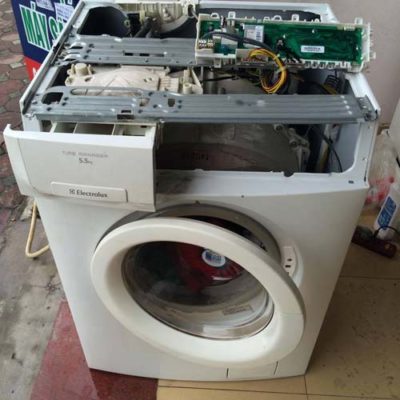 máy giặt không vào điện do bo mạch có vấn đề