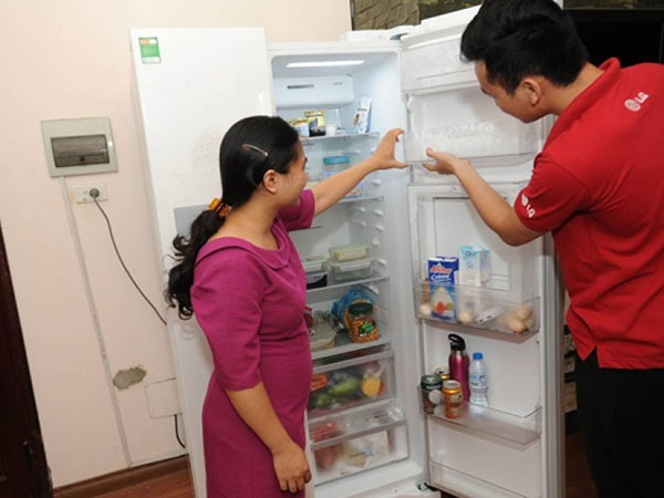tủ lạnh bị chảy nước ngăn mát