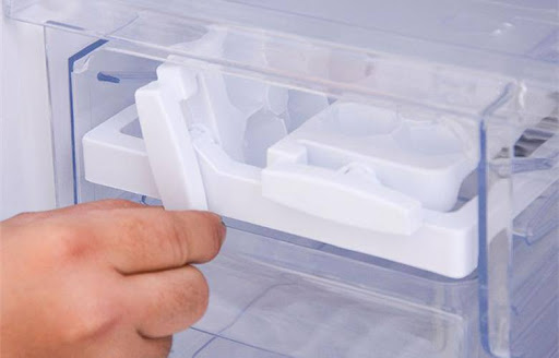 9 Cách xử lý tủ lạnh không rơi đá tại nhà không cần gọi thợ