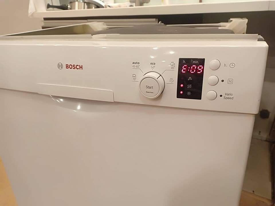 Máy rửa bát Bosch báo lỗi E09 ai cũng sửa được tại nhà chỉ với 30 phút